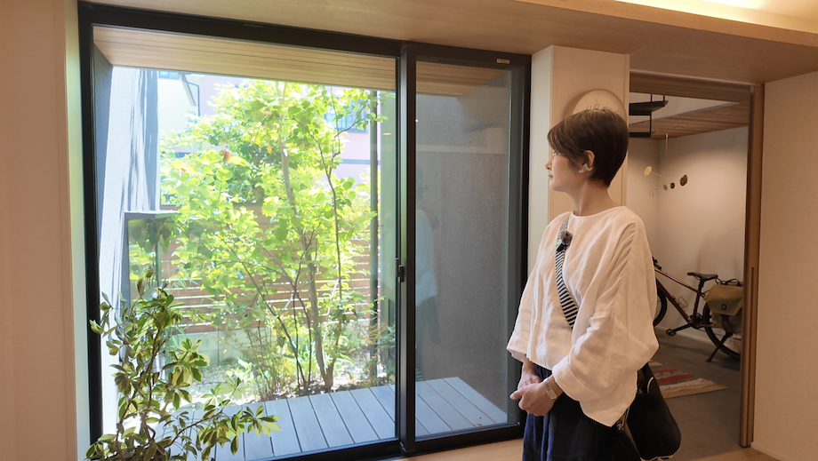 注文住宅の光差し込む窓