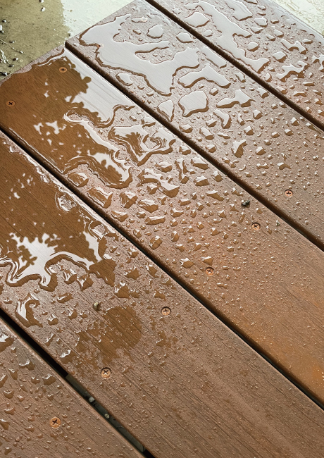 水が弾いてる