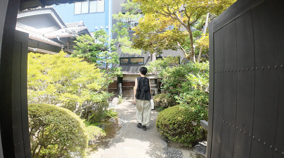 古民家改築の洋菓子とパンの店「あおい」