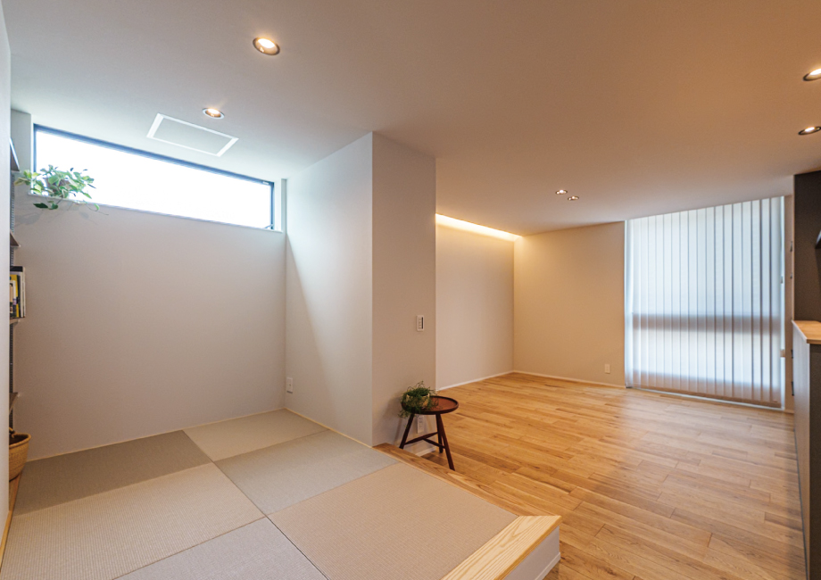 壁で仕切らない小上がり