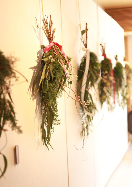 スワッグを収納壁面にかける